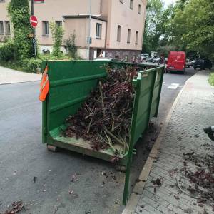 Naši pracovníci byli na místě krátce po nahlášení Městské policie a větev odstranili ručně a pomocí 