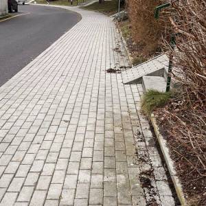  A takto po ručním úklidu, kdy byly důkladně vyčištěny všechny chodníky a pěší trasy včetně odstraně